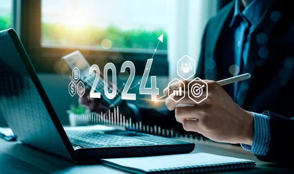 İş 2024 'te büyüyor. Analitik işadamı planlama iş büyümesi 2024, strateji dijital pazarlama, kâr geliri, ekonomi, borsa eğilimleri ve iş dünyası, teknik analiz stratejisi