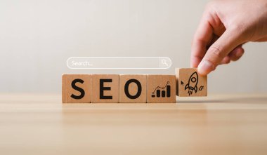 İş adamları SEO araçları kullanır, çevrimiçi potansiyeli açığa çıkarırlar. Görüş mesafesini arttırmak, organik trafiği çekmek ve stratejik optimizasyon teknikleriyle arama motoru sıralamasına hakim olmak. dijital pazarlama