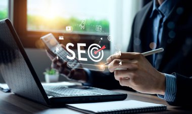 İş adamları SEO araçları kullanır, çevrimiçi potansiyeli açığa çıkarırlar. Görüş mesafesini arttırmak, organik trafiği çekmek ve stratejik optimizasyon teknikleriyle arama motoru sıralamasına hakim olmak. dijital pazarlama