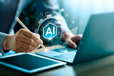 Yapay Zeka teknolojisi verileri işleyerek, karar verme mekanizmasını geliştirerek, yenilikçi ürünler geliştirerek, otomatikleştirerek ve rekabet gücünü artırarak şirketleri geliştirir. gelecek teknoloji