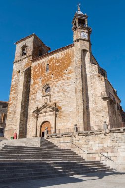 Trujillo Meydanı. San Martin Tur Kilisesi (Trujillo, Caceres, İspanya).
