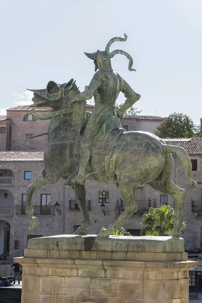 主广场 Trujillo Caceres Spain 的Francisco Pisarro雕像 — 图库照片