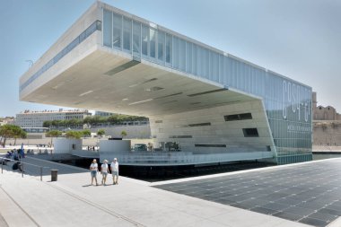 Suudi Arabistan, Medine 'deki Peygamber Camii veya Nabawi Camii' nin iç manzarası