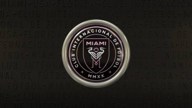 Siyah arka planda Miami Futbol Kulübü logosu olan 3 boyutlu bir rozet, Amerikan Futbol Takımı..