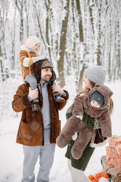 Parents Children Having Fun Forest Snow Day Happy Toddler Daughter — Stock Photo, Image