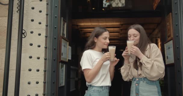 Cheerful Friends Having Break Coffee Korean Caucasian Ethnicity — Vídeos de Stock