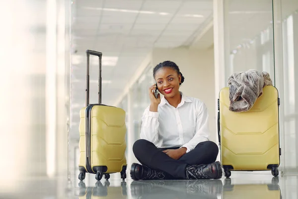 Black Woman Airport Girl Suitcase Lady White Shirt — Stock Photo, Image