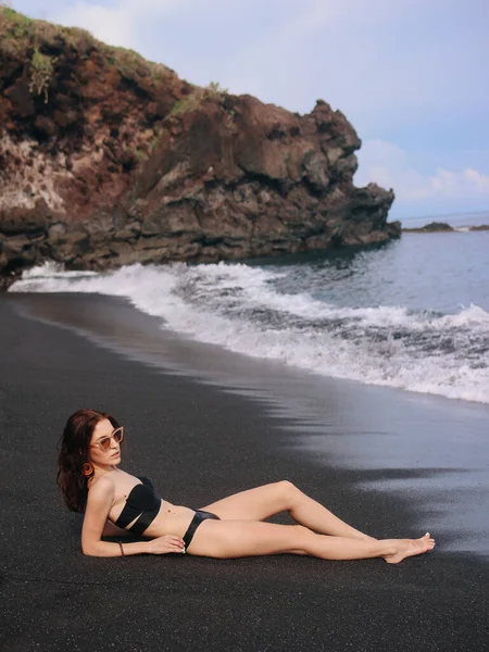Девушка Пляже Леди Бали Женщина Стильном Купальнике — стоковое фото