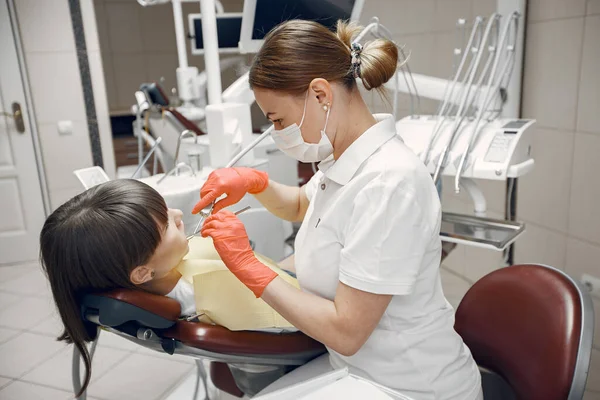 Woman Dental Chair Girl Examined Dentist Beauty Treats Her Teeth — Zdjęcie stockowe