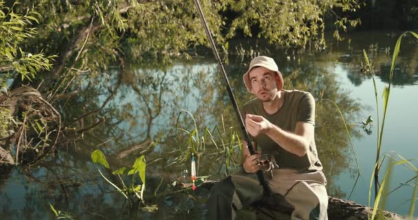 漁師ルアーの準備休暇休暇趣味概念を釣り — ストック動画