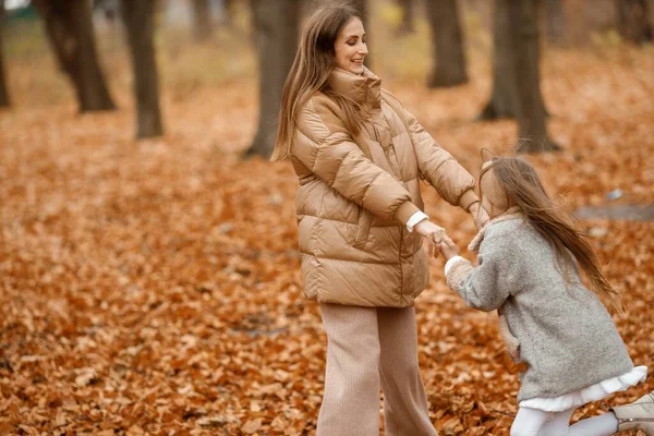 Young Woman Little Girl Autumn Forest Woman Her Daughter Dancing — Stock Photo, Image