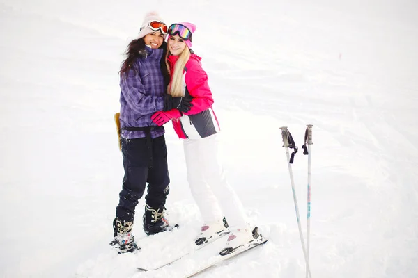 Equipo Esquí Manos Las Niñas Colores Brillantes Ropa Esquí Las — Foto de Stock