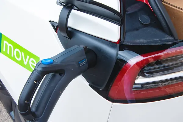Elektrikli araba şarj istasyonu