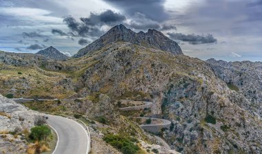 Calobra Mallorca 'da yılan otobanı