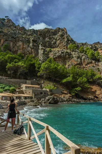 Ragazza Prendendo Selfie Cala Calobra Spiaggia Maiorca Spagna — Foto Stock