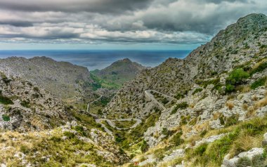 Mallorca 'da dolambaçlı yılan yolu