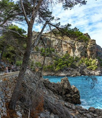 Mayorka 'daki sa calobra turizm rotasında görülmesi gereken bir şeydir.