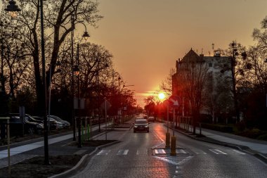 Sıcak ve romantik bahar günbatımı