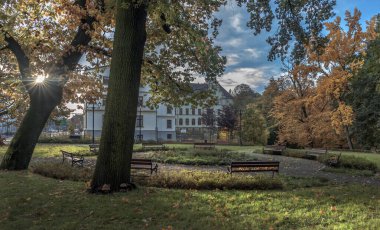 Sonbahar, altın renklerin hakimidir.