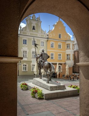 Opole şehri güzelliğiyle turistleri cezbediyor.
