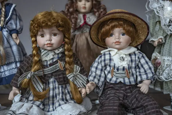 Güzel bebekler bir çocuk için mükemmel bir hediyedir.