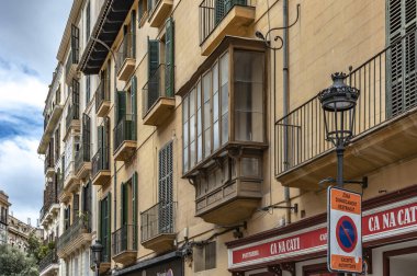 Palma, Mayorka 'nın başkenti, dünyanın dört bir yanından birçok turist tarafından ziyaret edildi.