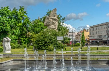 Opole, Polonya 'nın güneybatısında bulunan büyük bir şehirdir, ODRA nehrinin üzerinde Opole' un geçmişinin sembolü 14. yüzyıl Piast Kulesi 'dir.