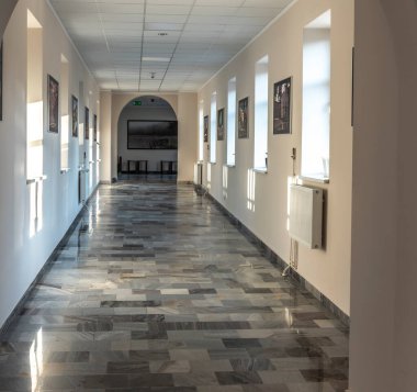 Poczyn Zdrj ortopedik, travmatik, romatik, nörolojik ve kısırlık hastalıklarının tedavi edildiği bir sağlık merkezidir.
