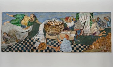 Dünyanın dört bir yanındaki İslam ülkelerinden etkileyici bir sanat koleksiyonuna sahip olan lalla Hadria Müzesi. Buradaki sergiler, maghreb 'den mashrek' e kadar tüm Arap-Müslüman dünyasını temsil ediyor.