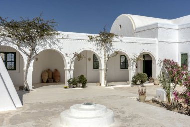 Etnografik müzenin etkileyici mimarisi djerba, tunisia adasında
