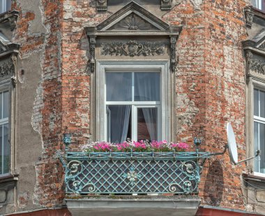 Evinizi boyayla yenilemek evinize yeni bir hayat vermenin en kolay yollarından biridir.