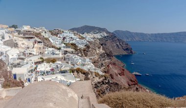 Oia ve Thira Santorini 'nin güzel adasındaki kasabalardır.
