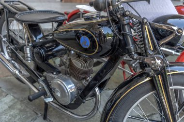 Eski motosikletlerin tanınmış ve aranan markaları otomotiv uzmanlarının dikkatini çekiyor.