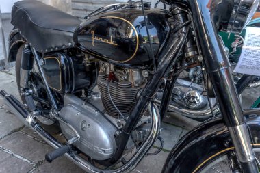 Eski motosikletlerin tanınmış ve aranan markaları otomotiv uzmanlarının dikkatini çekiyor.