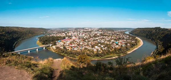 Ukrayna 'nın Zalishchiki köyü manzarası