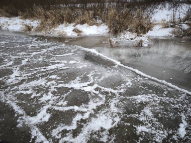 Ukrayna 'da donmuş nehir