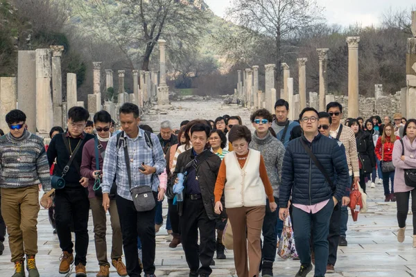 Turisti Visitano Efeso Turchia Sito Archeologico Mozzafiato Che Offre Uno — Foto Stock