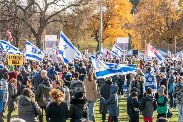 stock image The UJA (United Jewish Appeal) Solidarity Rally For The Hostages in Toronto on November 12, 2023 transformed the park into a focal point of collective empathy, as participants, against the backdrop of solidarity banners