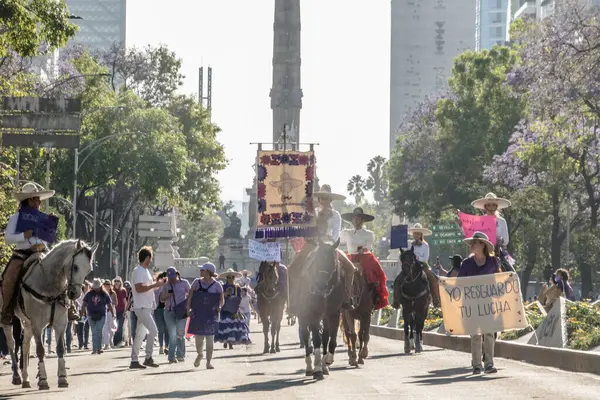 Mexico City Insanlar Uluslararası Kadın Günü Desteklemek Için Yürüyorlar — Stok fotoğraf