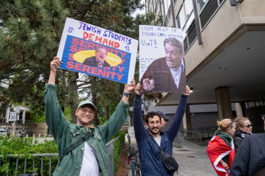 TORONONONONONTO, ONTARIO, CANADA - 8 Mayıs 2024: Yahudi öğrenciler, destekçiler ve T fakültesi öğrencileri, Toronto Üniversitesi Yahudi ve İsrail yanlısı öğrencileri ve personelini desteklemek amacıyla, nefret karşıtı mitinglere katıldılar.