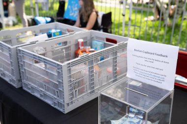 TORONONTO, ONTARIO, CANADA - 26 MAYIS 2024: gıda pazarı için gıda bankası 