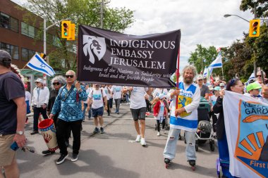 Toronto, Kanada - 9 Haziran 2024: UJA (Birleşik Yahudi Temyiz) İsrail için yürüyüş Toronto etkinliği 