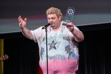 Konuş. Tampon Festivali, Toronto, Ontario 'da her yıl düzenlenen uluslararası dijital video festivali..