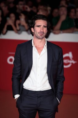 Mario Sgueglia, İtalyan aktör.