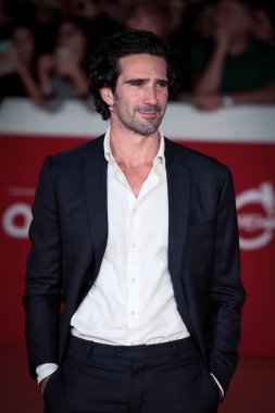 Mario Sgueglia, İtalyan aktör.