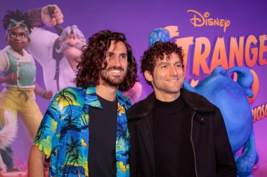 Roma, İtalya - 21 Kasım 2022: Giovanni Visconti ve Fabrizio Colica, 'Strange World - Un Mondo Misterioso' adlı animasyon filminin The Space Cinema Moderno 'daki kırmızı halısına katıldılar. Roma, İtalya.