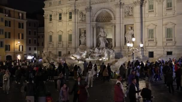 Rome Italy March 2023 Pedestrian Area Trevi Fountain Crowded Citizens — Stock Video