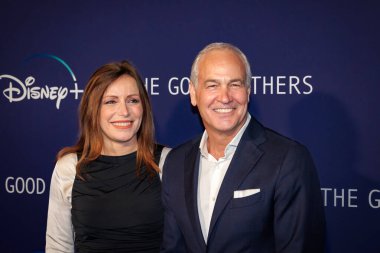 Roma, İtalya - 4 Nisan: İtalyan Kültür Bakanlığı Müsteşarı Lucia Borgonzoni ve Walt Disney Company Ülke Yöneticisi Daniel Frigo 
