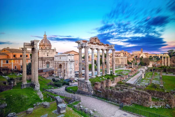 Římské Fórum Archeologické Oblasti Říma Uzavřen Mezi Palatine Hill Campidoglio — Stock fotografie