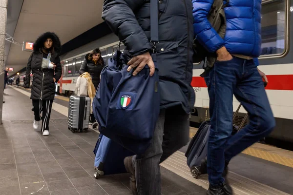 Naples Italy February 2023 Train Arrives Stops Platform Central Station —  Fotos de Stock